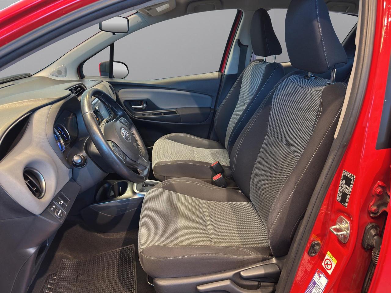 Toyota Yaris 5p 1.5h Active my16