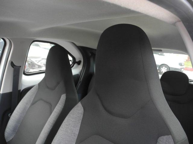 TOYOTA Aygo X 1.0 VVT-i 72cv 5p. - Ok NEOPATENTATI - "46000 Km"