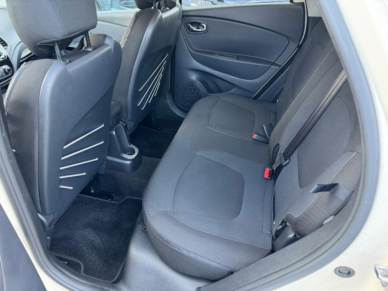 Renault Captur 0.9 TCe Life WAVE 90cv / UNICO PROPR.