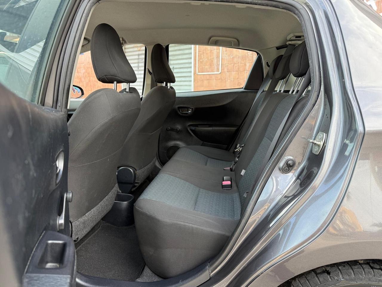 Toyota Yaris 1.0 5 porte