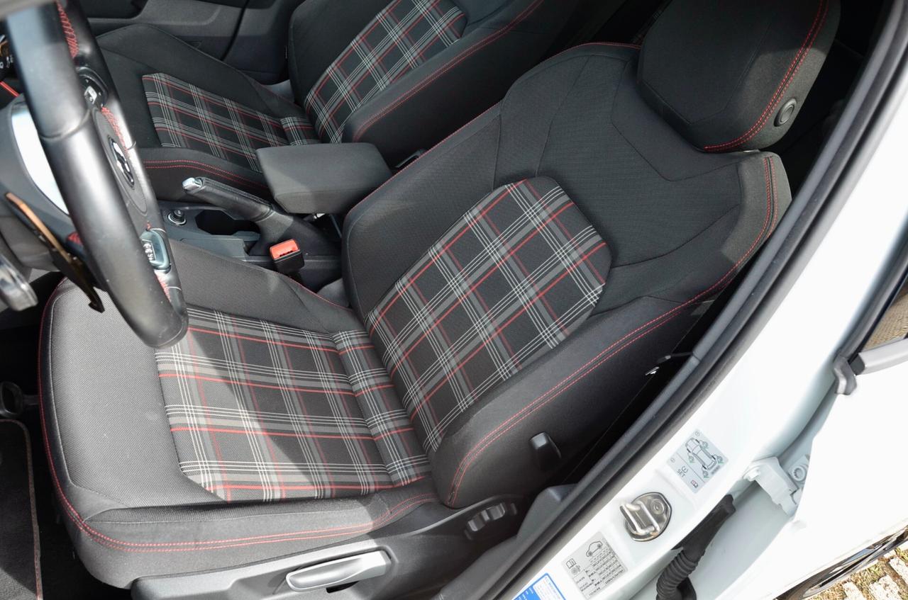 VOLKSWAGEN POLO GTI 5p 2.0 TSI 200cv DSG, UFF ITALIANA, TETTO, EURO 6D, FARI LED, APPLE ANDROID, PERMUTE
