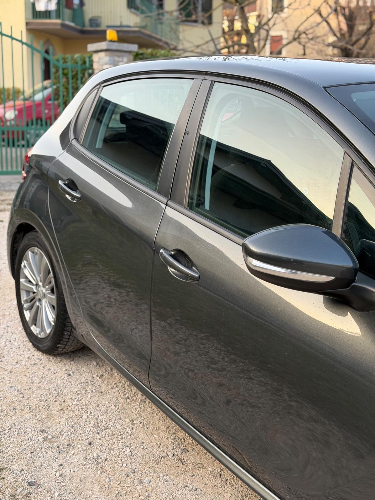 Peugeot 208 82 5P ALLURE NEOPAT KMCERT UNICOPR