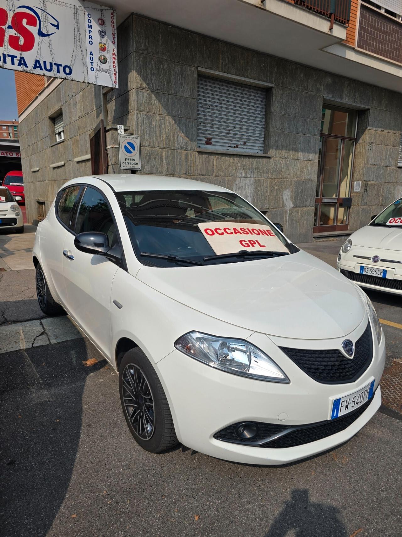 Lancia Ypsilon 1.2 69 CV 5 porte GPL Ecochic Platinum