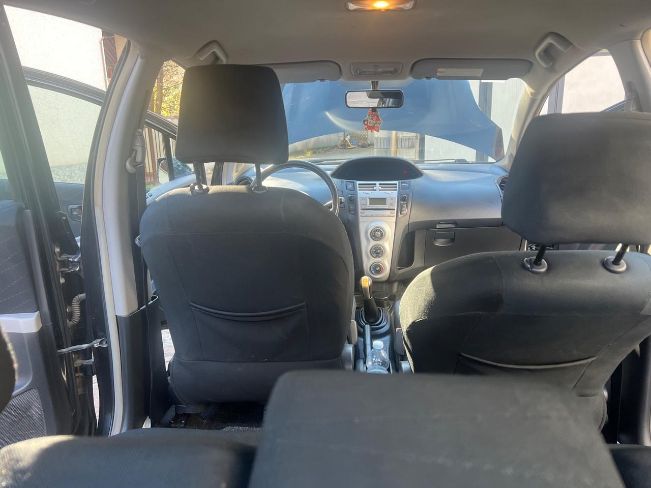 Toyota Yaris 1.0 5 porte Sol