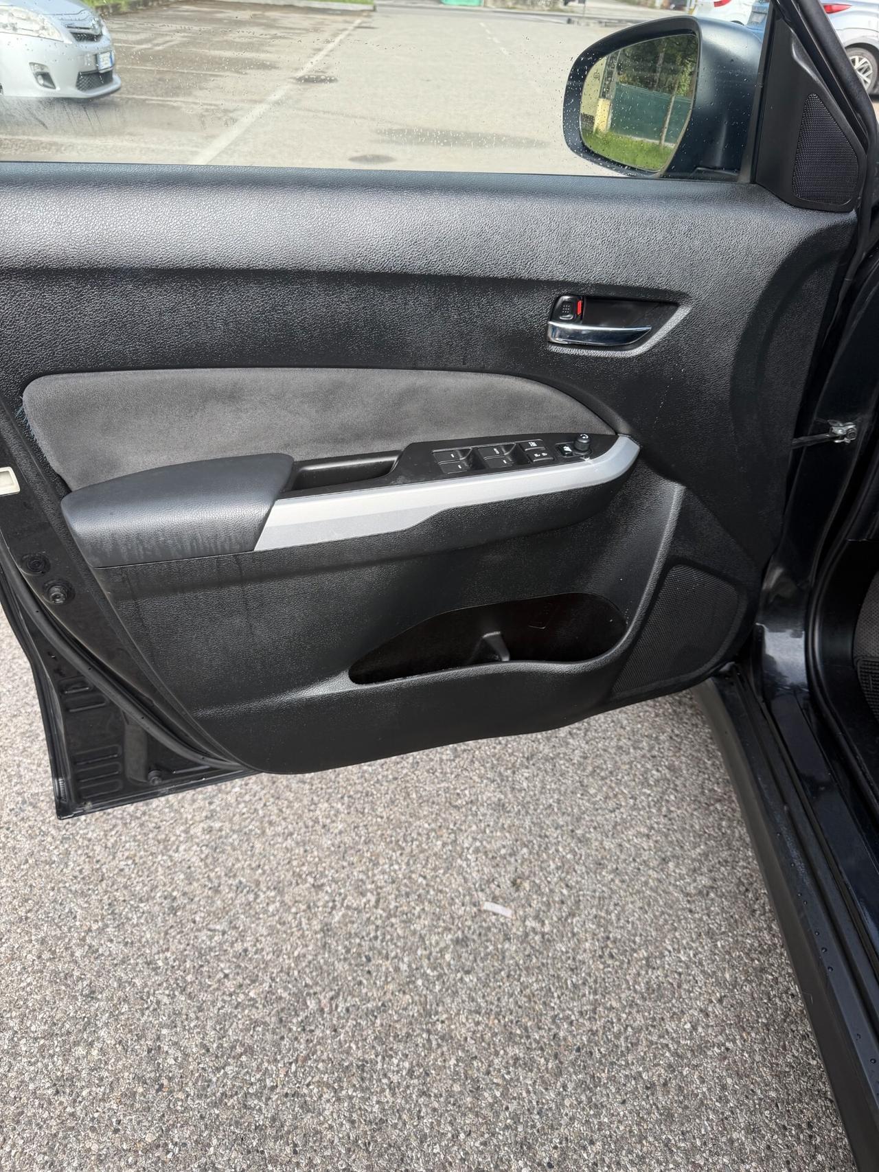 Suzuki Vitara 1.6 - NEOPATENTATI - 12 MESI DI GARANZIA -