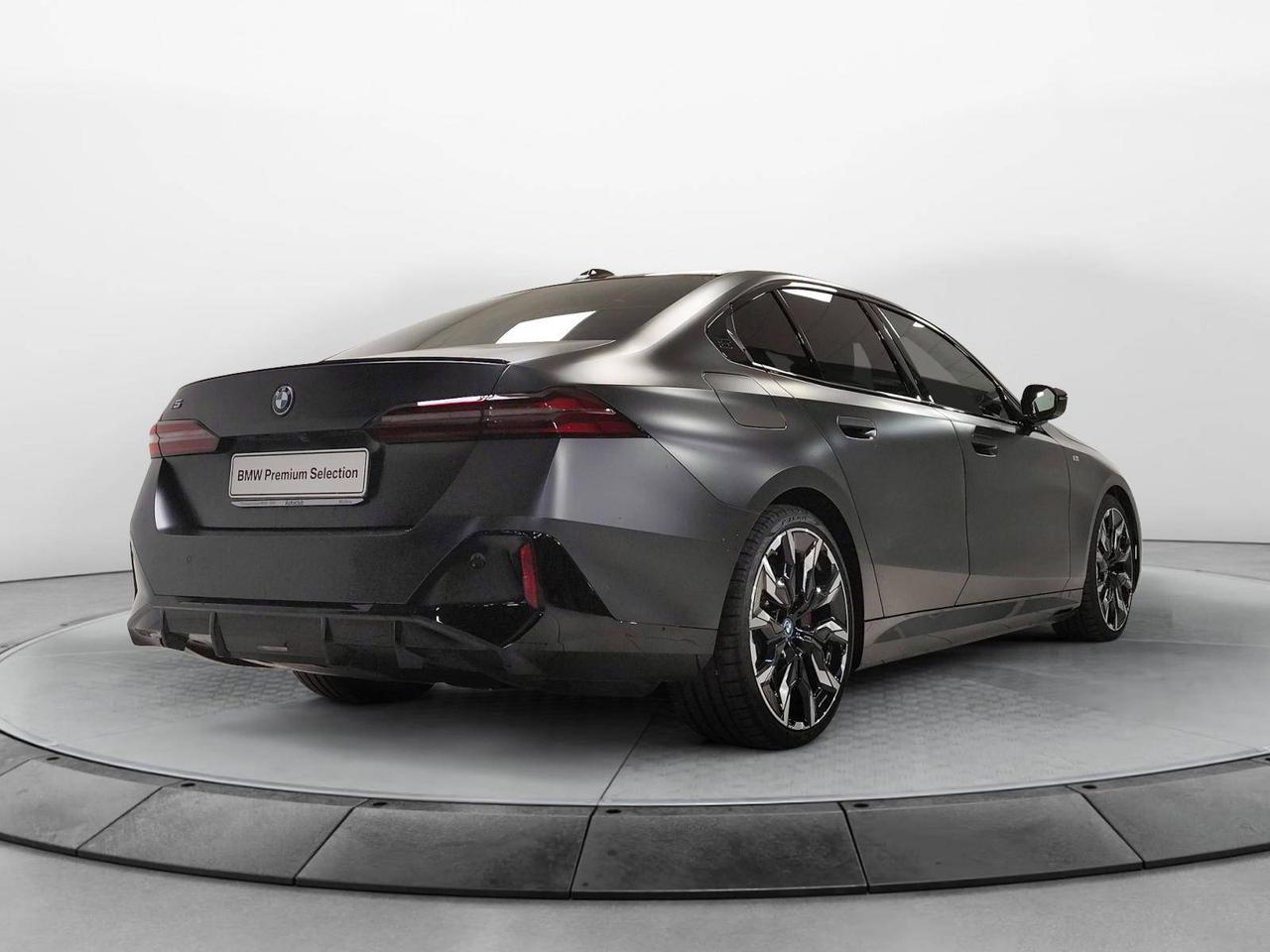 BMW Serie 5 i5 M60 xDrive Berlina MSport Pro