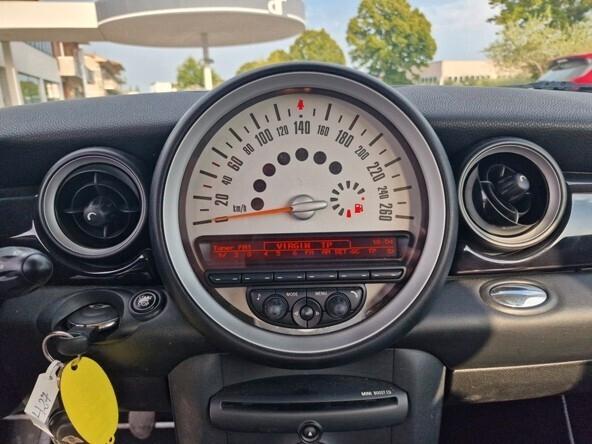 Mini 1.6 16V Cooper D solo KM 78.000