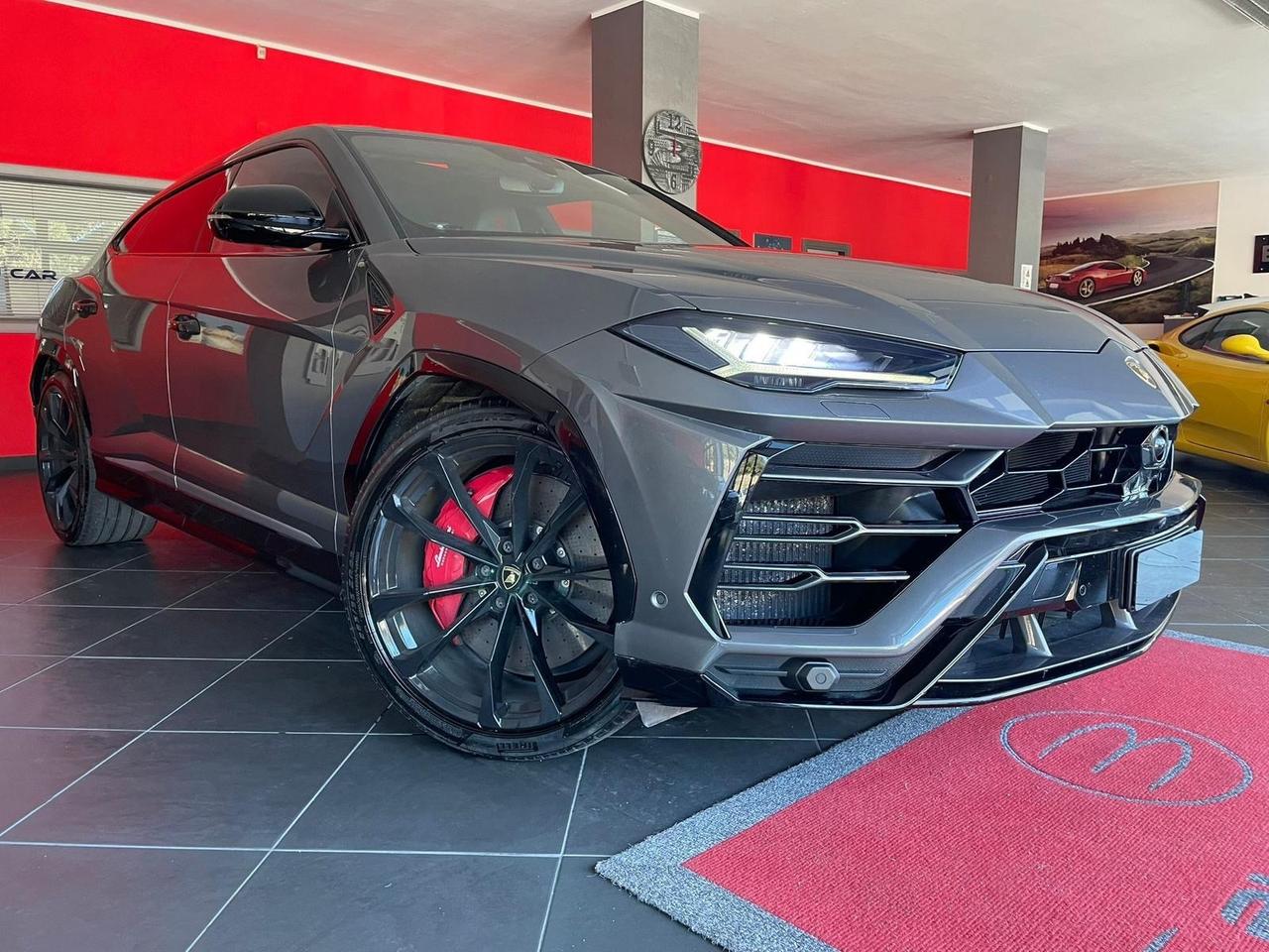 Lamborghini Urus 4.0 accetto permute e finanziamenti iva compresa