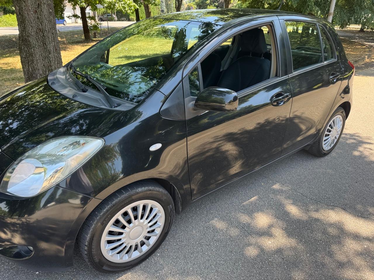 Toyota Yaris 1.3 5 porte Neopatentato