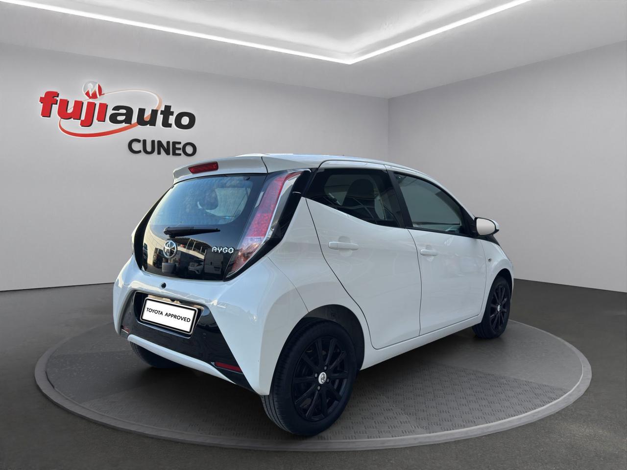 Toyota Aygo 5p 1.0 x-play my15