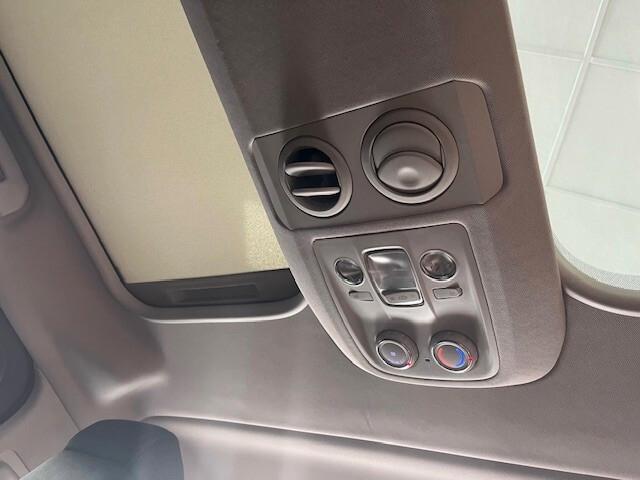 Peugeot Traveller BlueHdi 144 cv ALLURE 8 POSTI DOPPIA PORTA ELETTRICA LATARALE