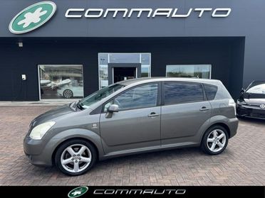 TOYOTA Corolla Verso 2.2 16V D-4D D-Cat