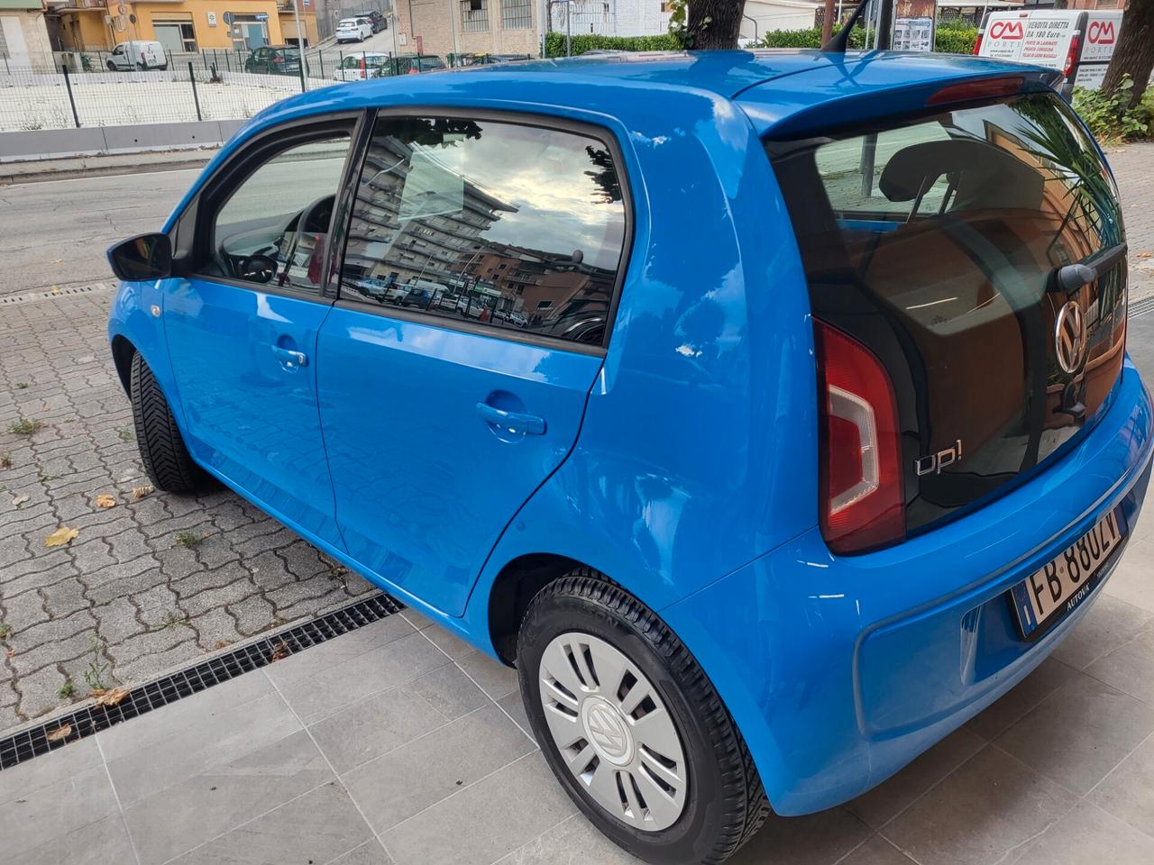 Volkswagen up! 1,0-UNICA PROPR-EURO 6-3 REVISIONI