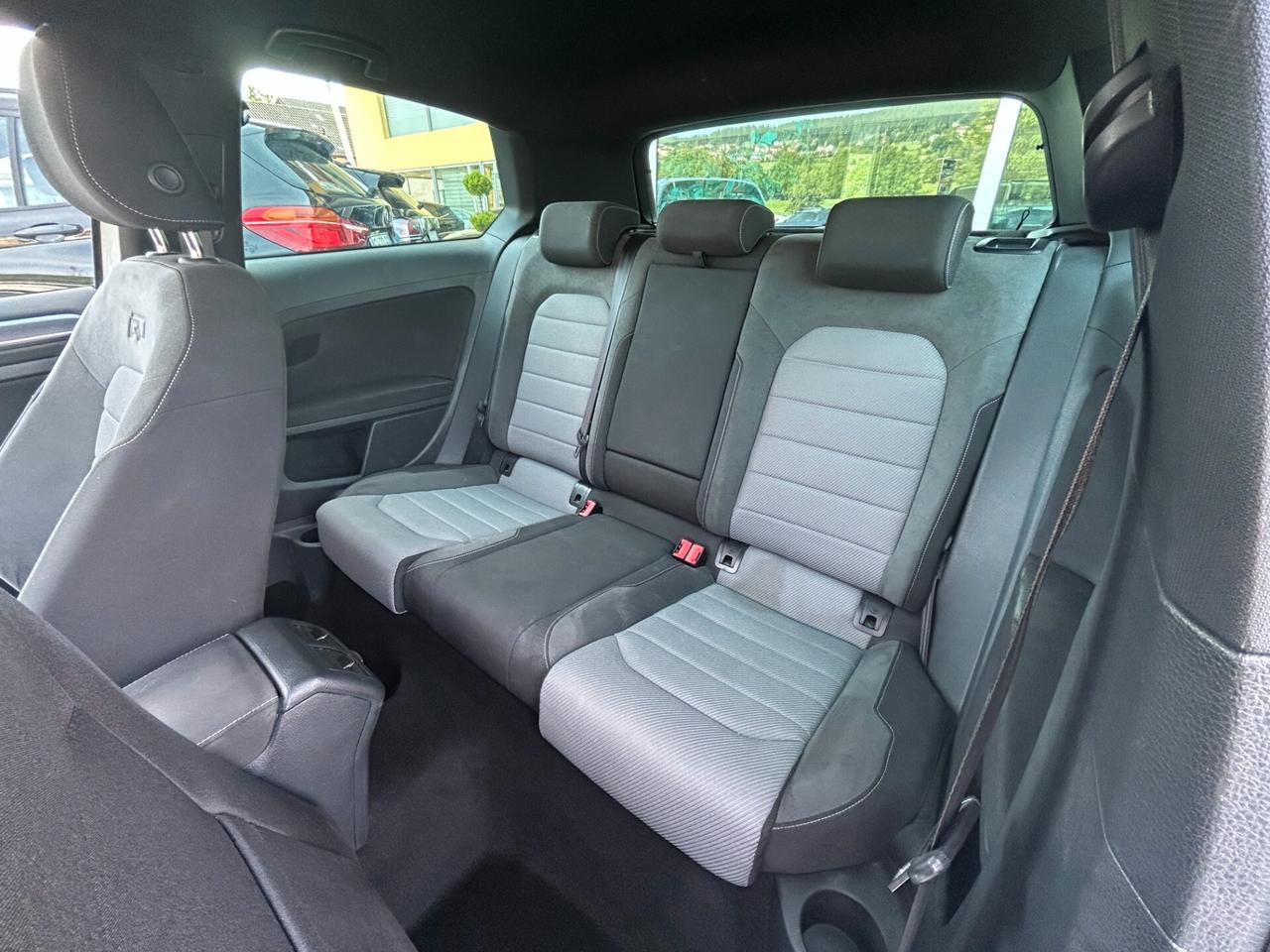 Volkswagen GOLF 7 3p 2.0 tdi Highline 150cv dsg