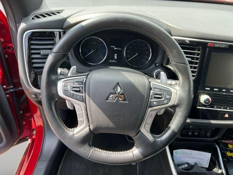 Mitsubishi Outlander 3ª serie 2.4 MIVEC 4WD PHEV Diamond SDA