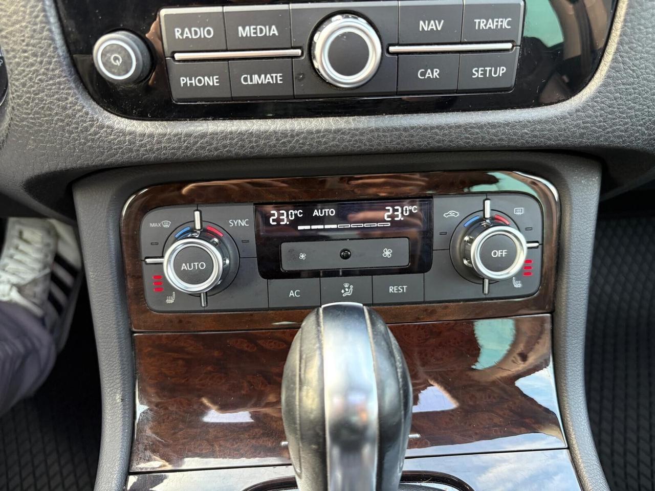 Volkswagen Touareg EXECUTIVE 3.0 V6 245cv