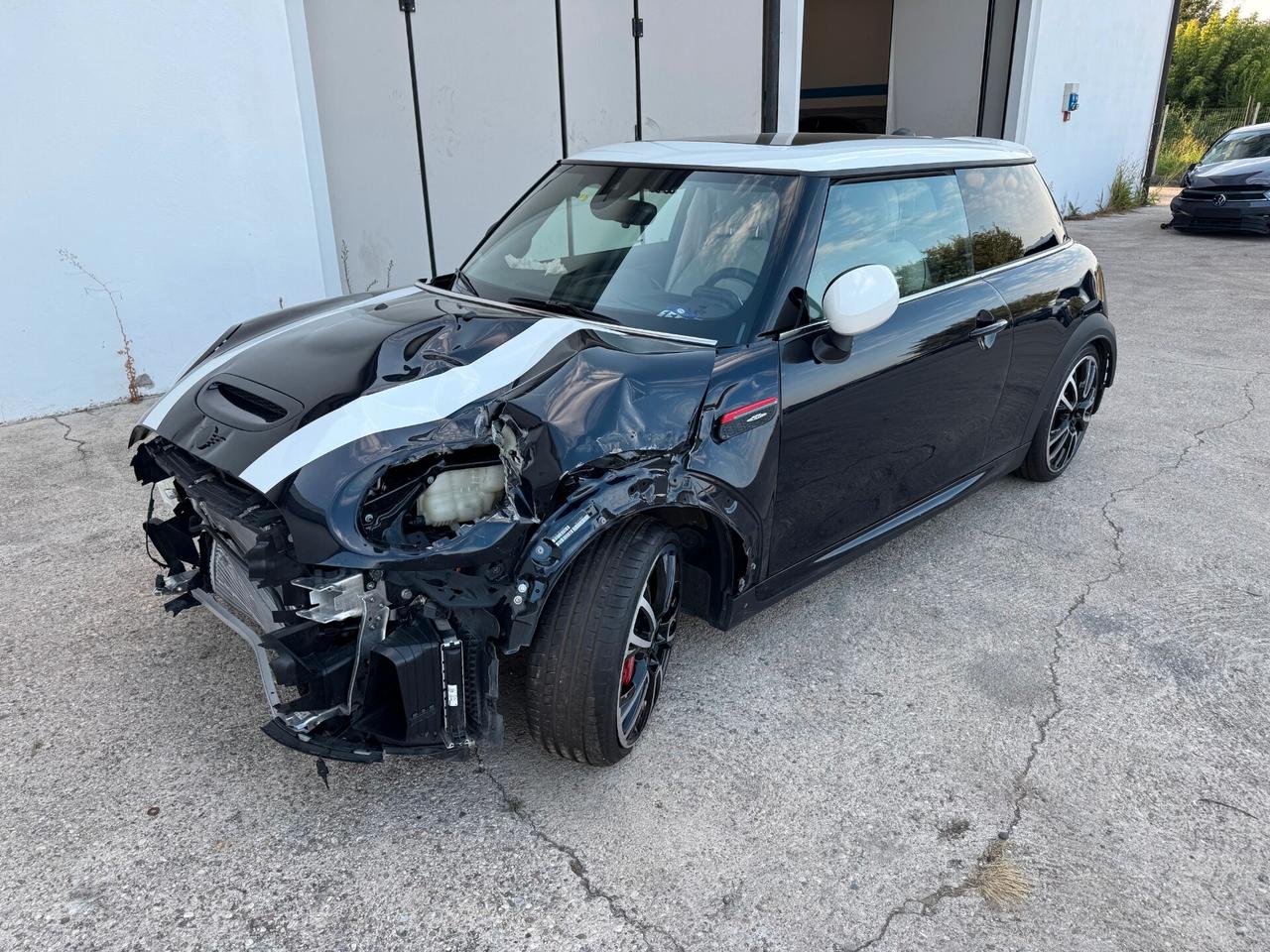 MINI John Cooper Works F56 3p 2.0 JCW auto INCIDENTATA