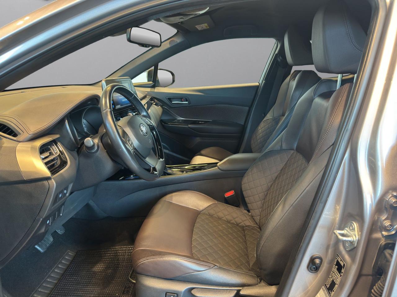 Toyota C-HR 1.8h Lounge 2wd e-cvt