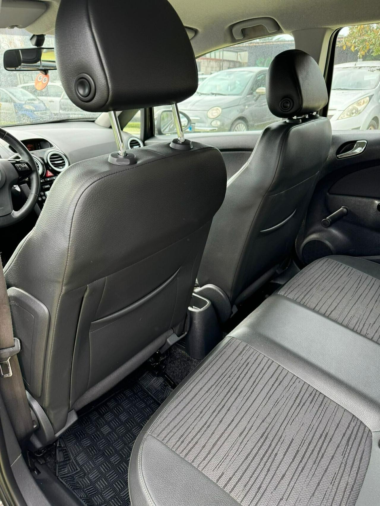 Opel Corsa 1.2 5 porte