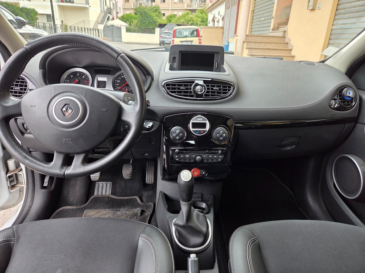 Renault Clio 1.5 dCi UNICO PROPRIETARIO!!!! NEOPATENTATI!!!