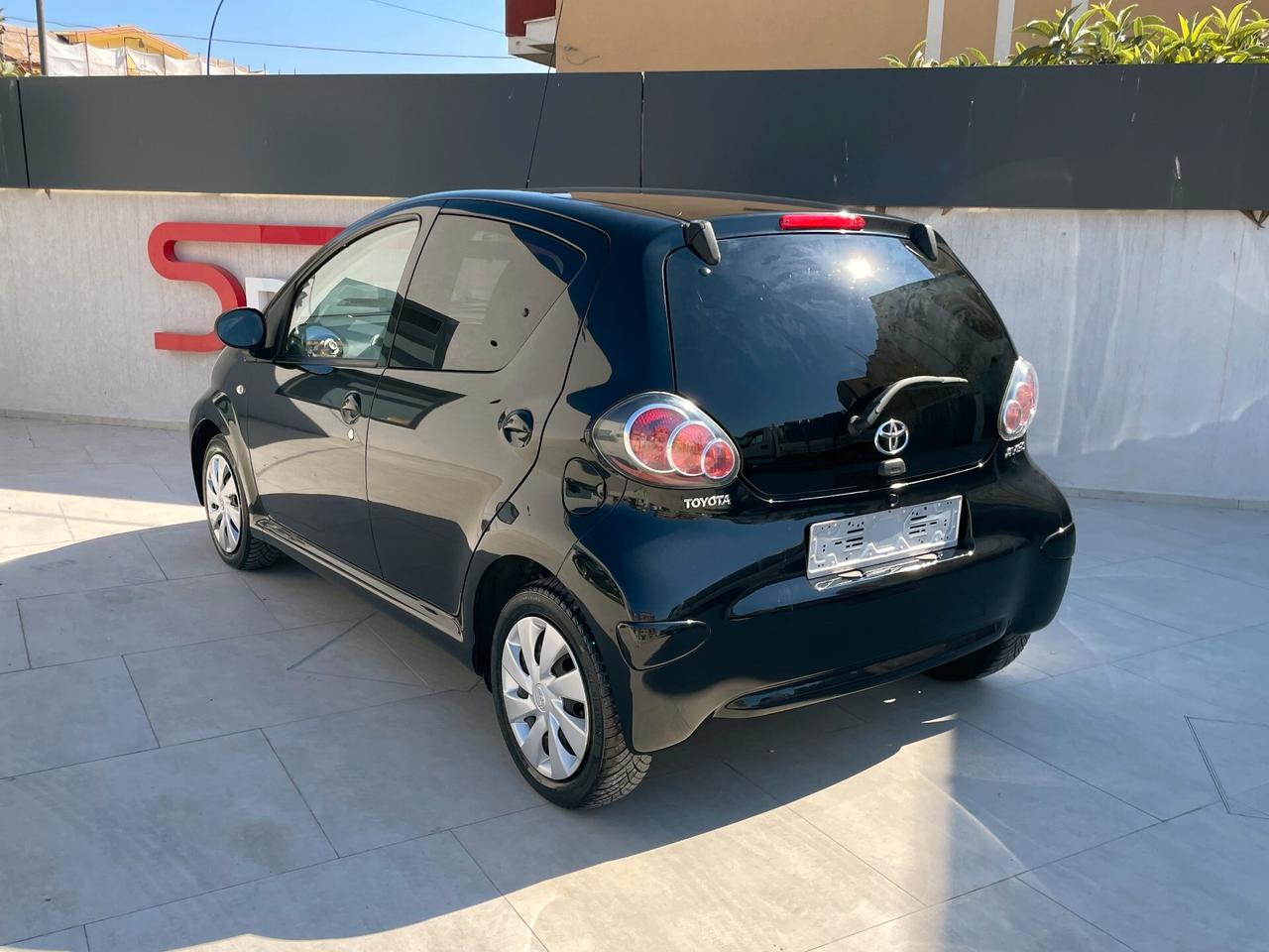 Toyota Aygo 1.0 12V VVT-i 5 porte Active Connect