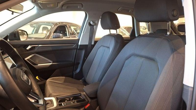 Audi Q3 35 TDI S tronic Business