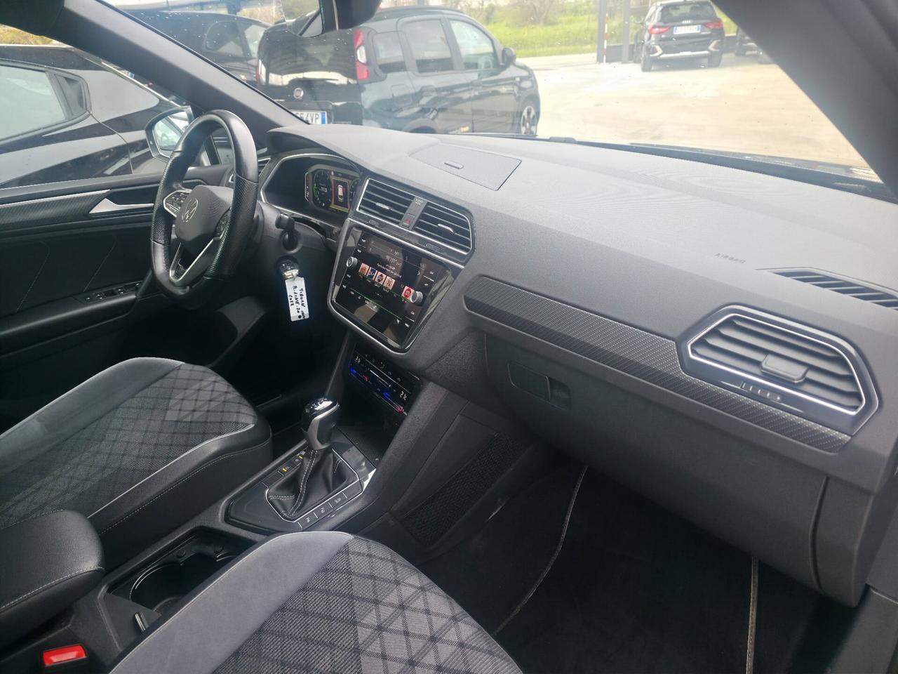 Volkswagen Tiguan 2.0 TDI 150 CV SCR DSG R-Line