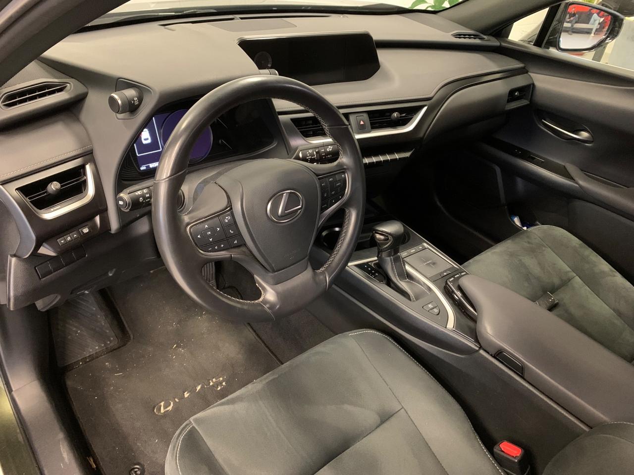Lexus UX Hybrid 4WD Luxury 2.0 CV 184