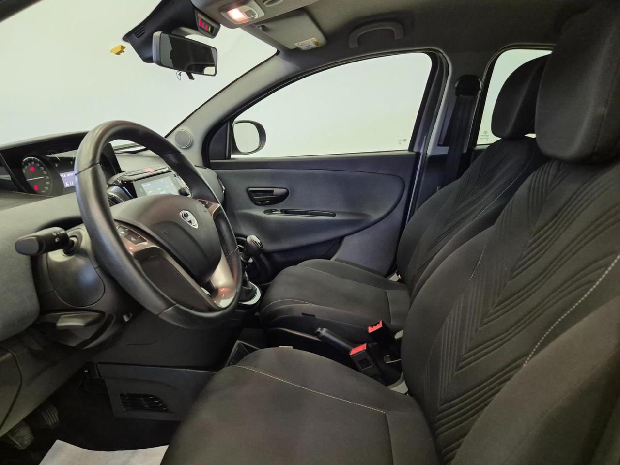 Lancia Ypsilon 1.0 hybrid Silver !! PREZZO REALE !! - NEOPATENTATI - Sens. Park. - Clima