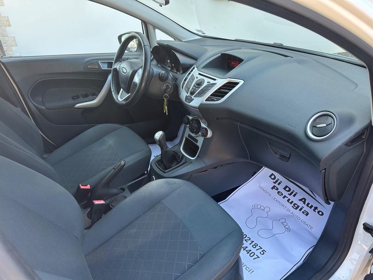 Ford Fiesta 1.4 16V 5p. Bz.- GPL Titanium Bs.