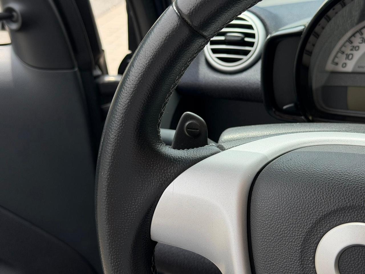 Smart Fortwo 1.0cc 71Cv mhd White