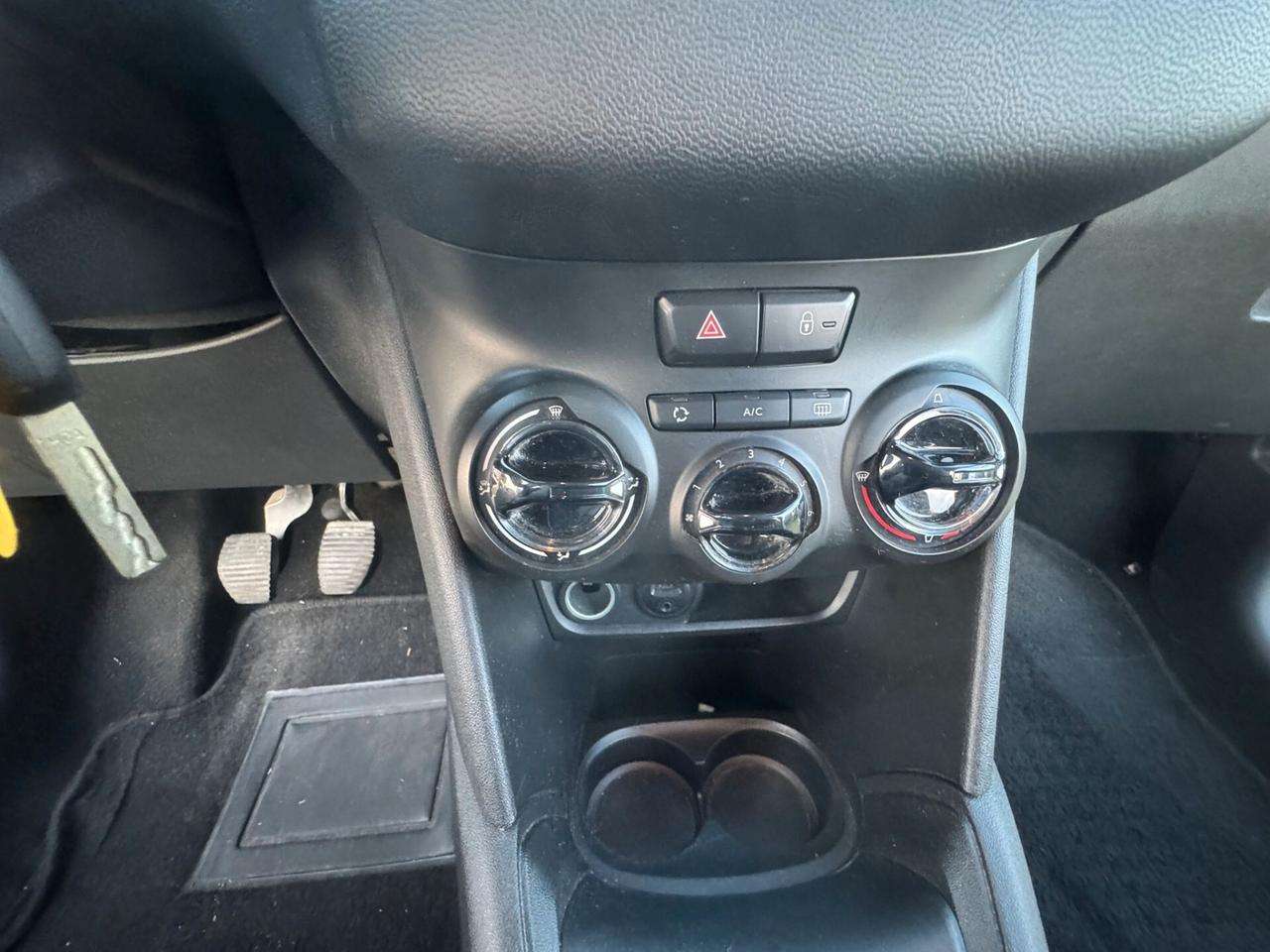 Peugeot 208 1.2 del 2016 5 porte SOLO 121.000 KM