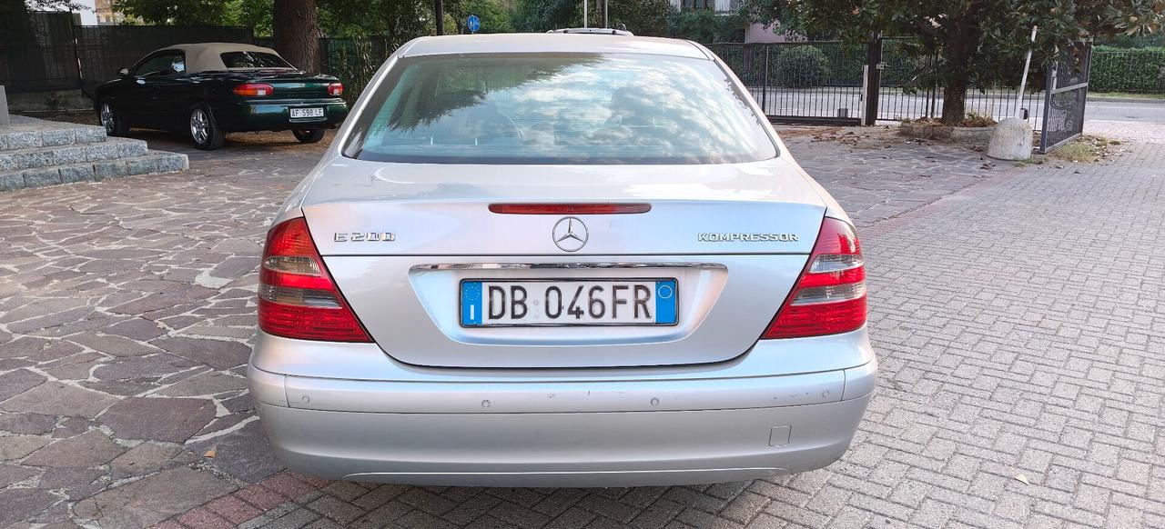 Mercedes E 200 K metano LEGGERE