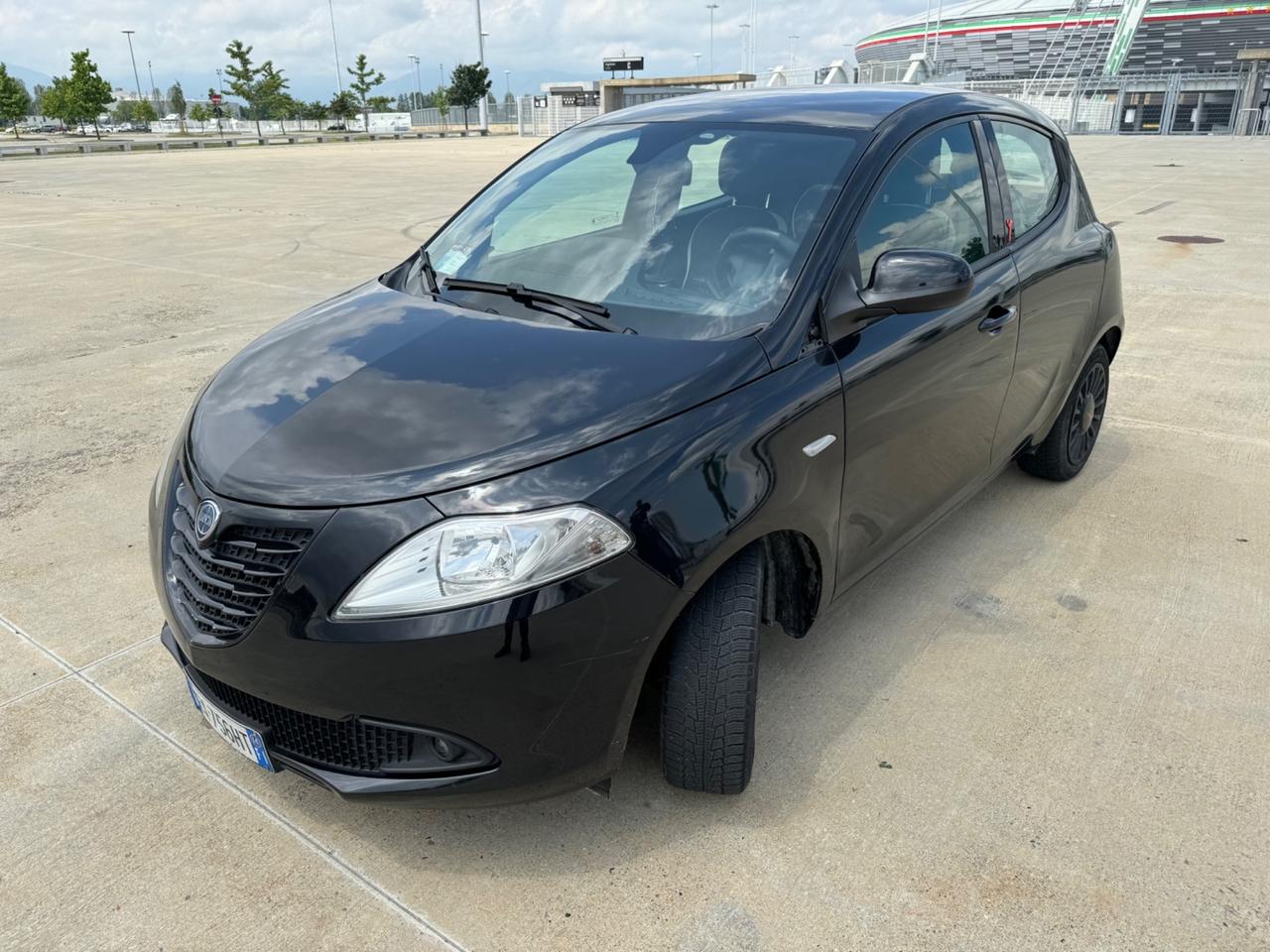 Lancia Ypsilon 1.2 69 CV 5 porte GPL Ecochic Silver