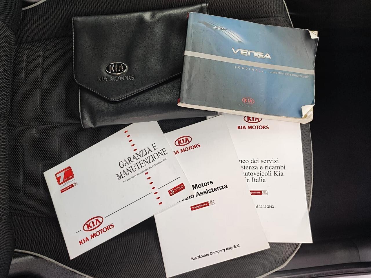 Kia Venga 1.4 benzina Easy Gancio traino Neopatentati