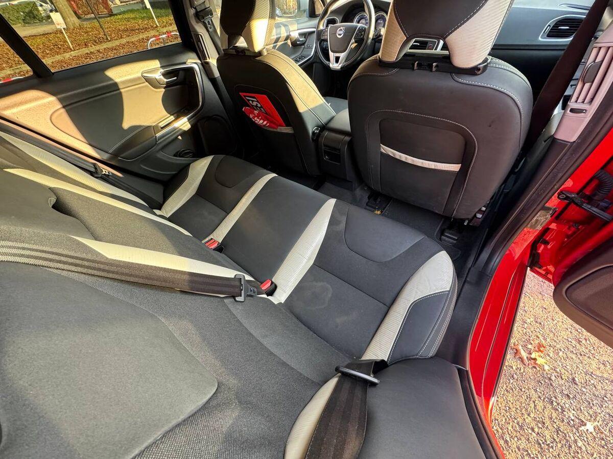 Volvo V60 2.0 d4 ved (d3) R-design geartronic