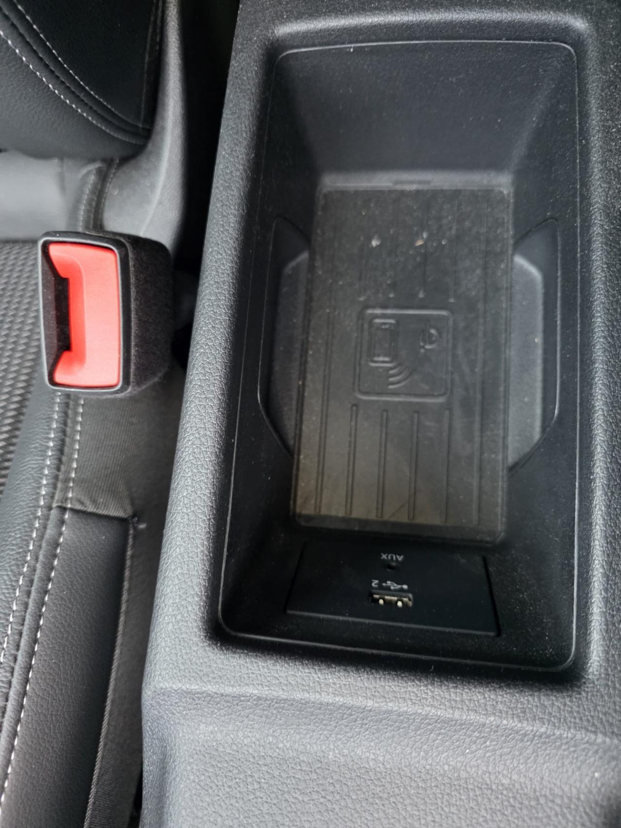 AUDI Q2 3X S-LINE BLACK EDITION