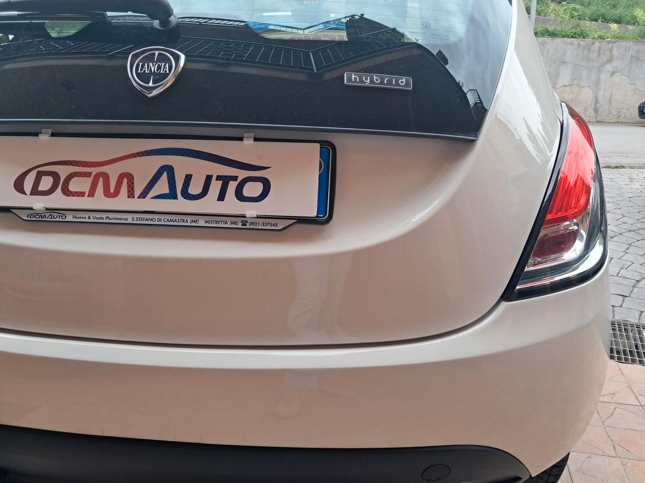 Lancia Ypsilon 1.0 FireFly 5 porte S&S Hybrid Silver