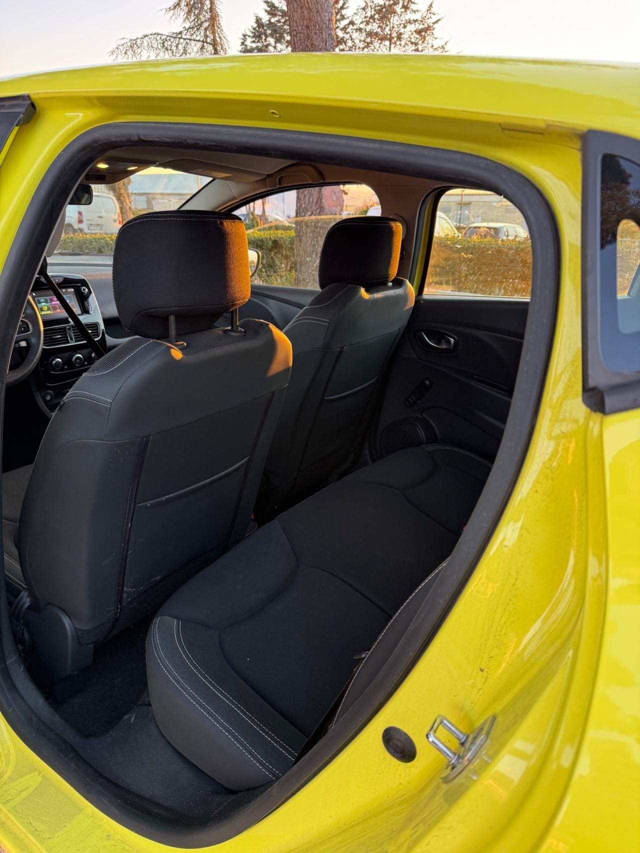 Renault Clio dCi 8V 75 CV 5 porte Moschino Intens