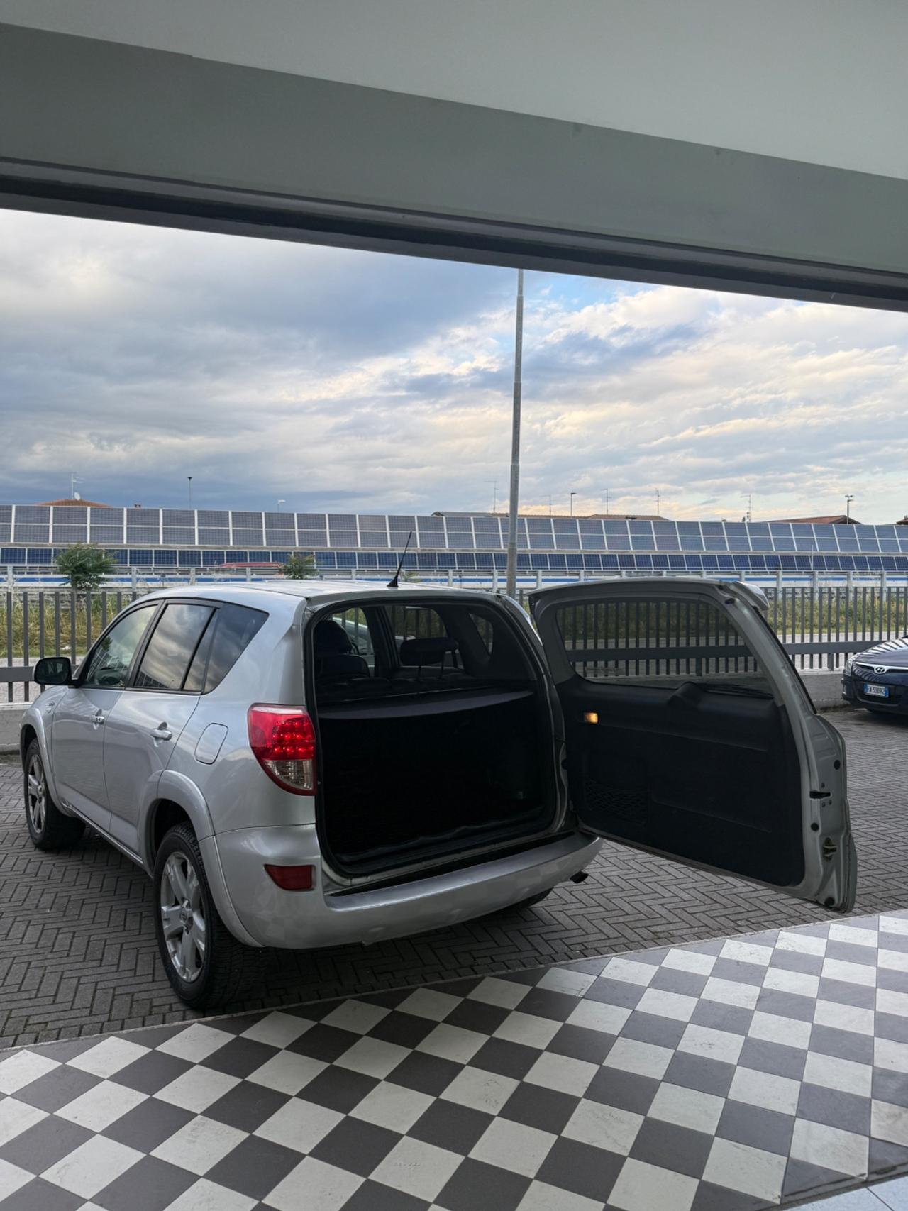 Toyota RAV 4 RAV4 2.2 D-4D 177 CV Luxury