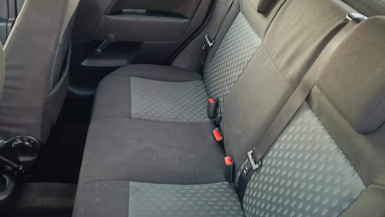 FORD FIESTA 1.2 BENZ -2005