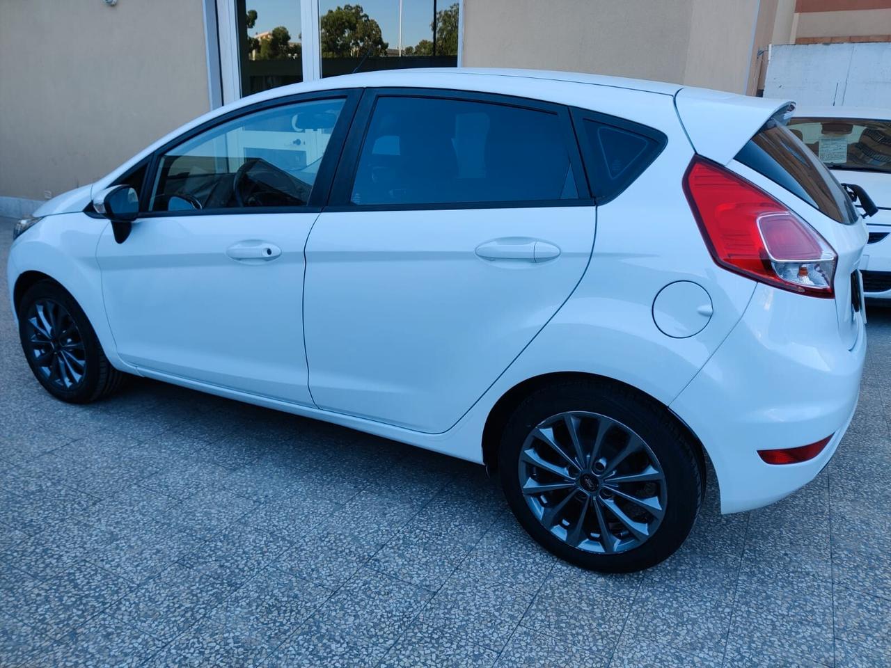 Ford Fiesta 1.5 TDCi 75CV 5 porte Black & White Edition