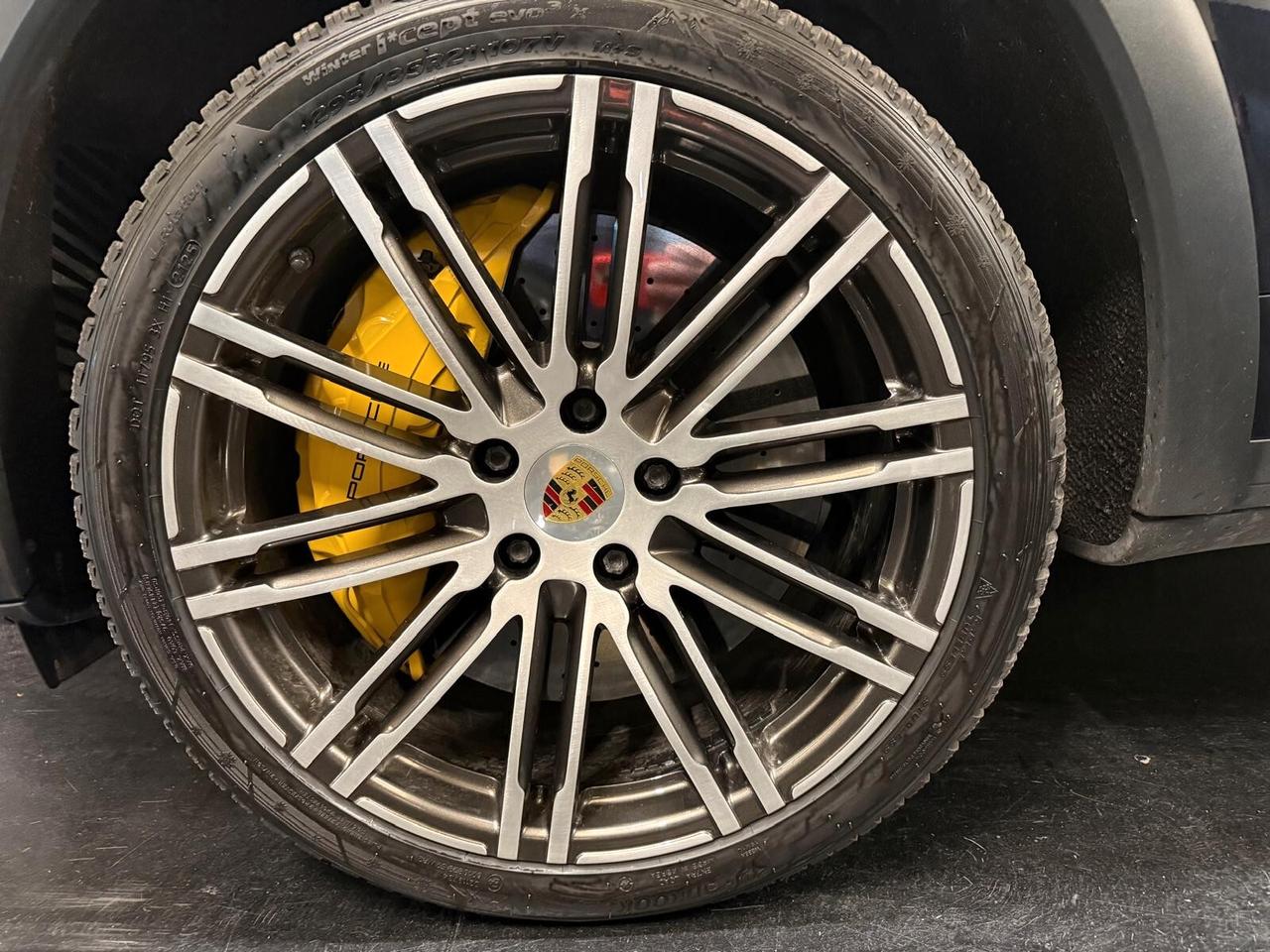 Porsche Cayenne 4.8 Turbo S