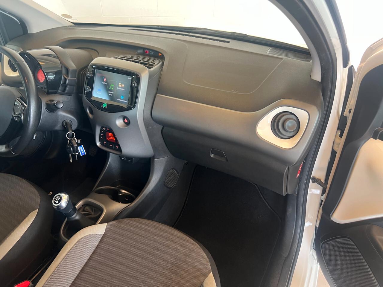 Toyota Aygo 1.0 VVT-i 72 CV 5 porte x-cool telecamera di retro ok neopatentati