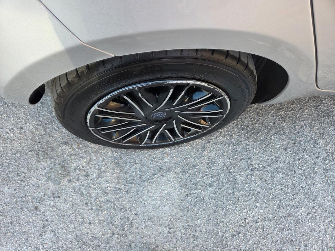 LANCIA YPSILON ANNO 2018 1.2 BENZ GPL KM 120000 CERTIF