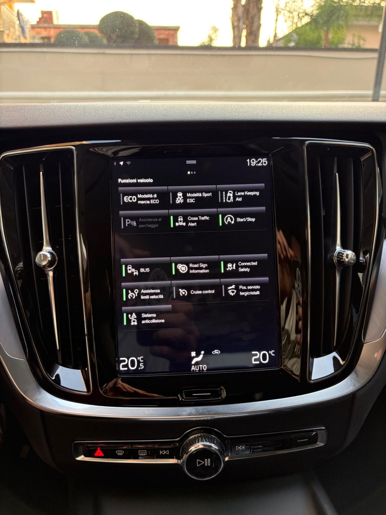 Volvo V60 D4 190cv virtual cockpit automatico