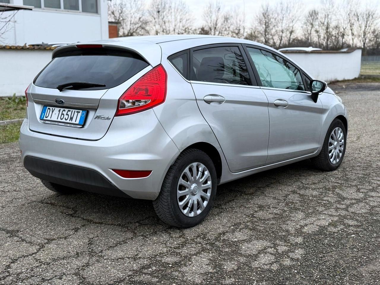 Ford Fiesta 1.4 5 porte GPL Titanium