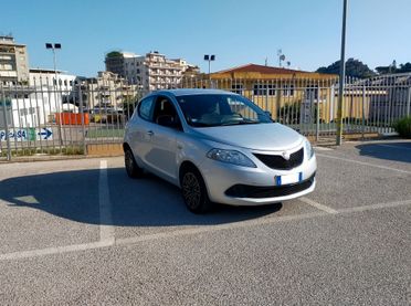 Lancia Ypsilon 1.2 69 CV 5 porte Gold