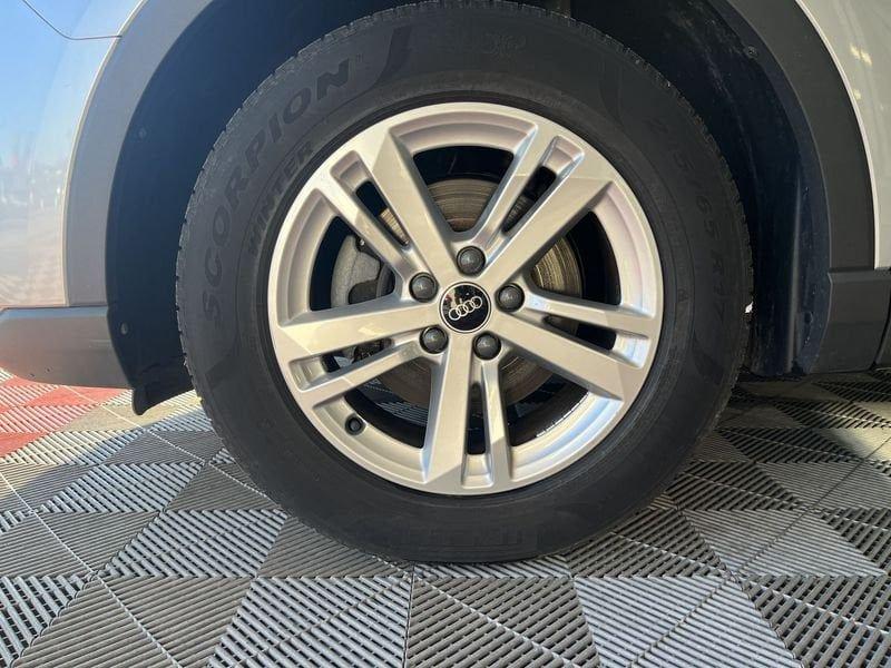 Audi Q3 35 TDI S tronic Business