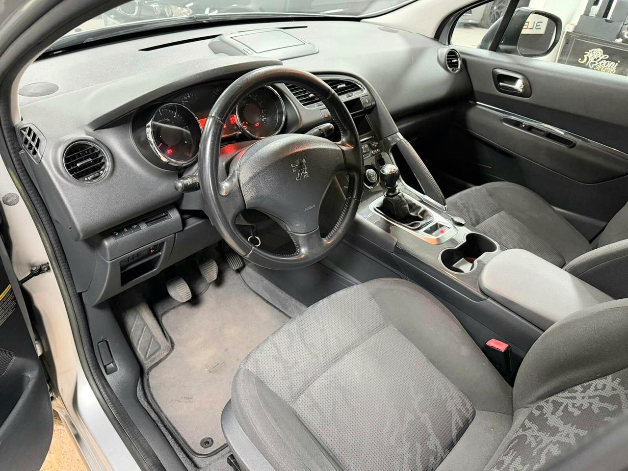 PEUGEOT 3008 1.6 HDi 115CV BUSINESS